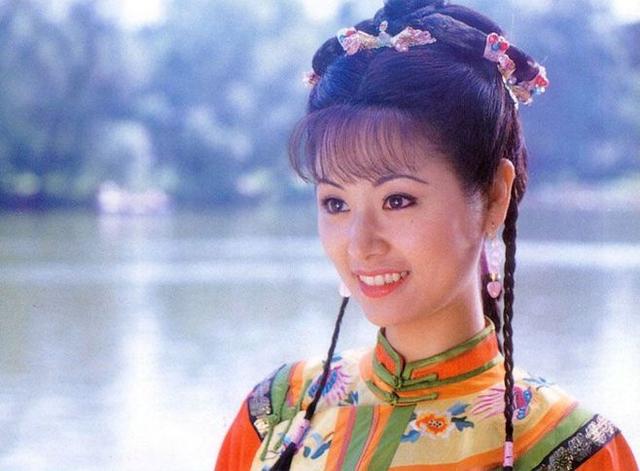 紫薇|还珠：为何晴儿更喜欢小燕子？看原著中紫薇初见含香时的自我介绍