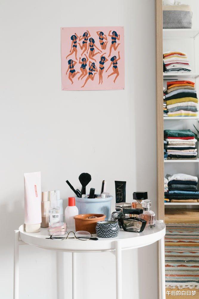 一个人住的45平小公寓,和家中的猫咪共享一室一厅,让人羡慕