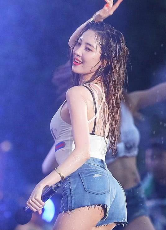 |韩国“腿精”宣美，性感与美貌并存