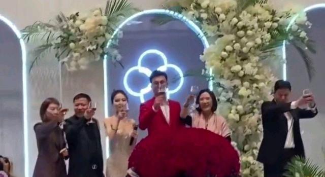 项思醒|负负得正?项思醒未婚夫明确表态:不会退婚,信命