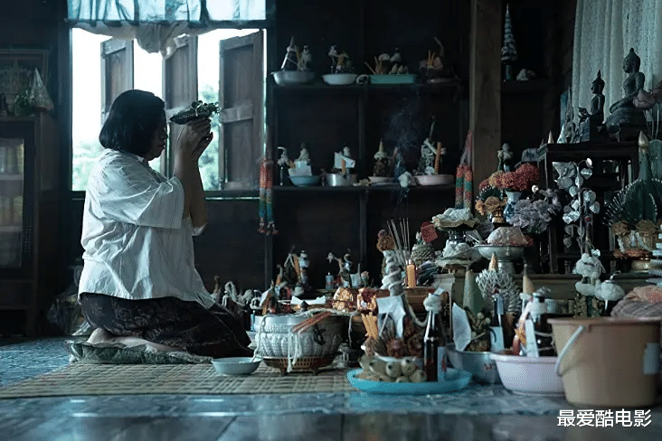 |韩泰两国顶级恐怖片导演联手，既有泰式的邪性，也有韩式的反转