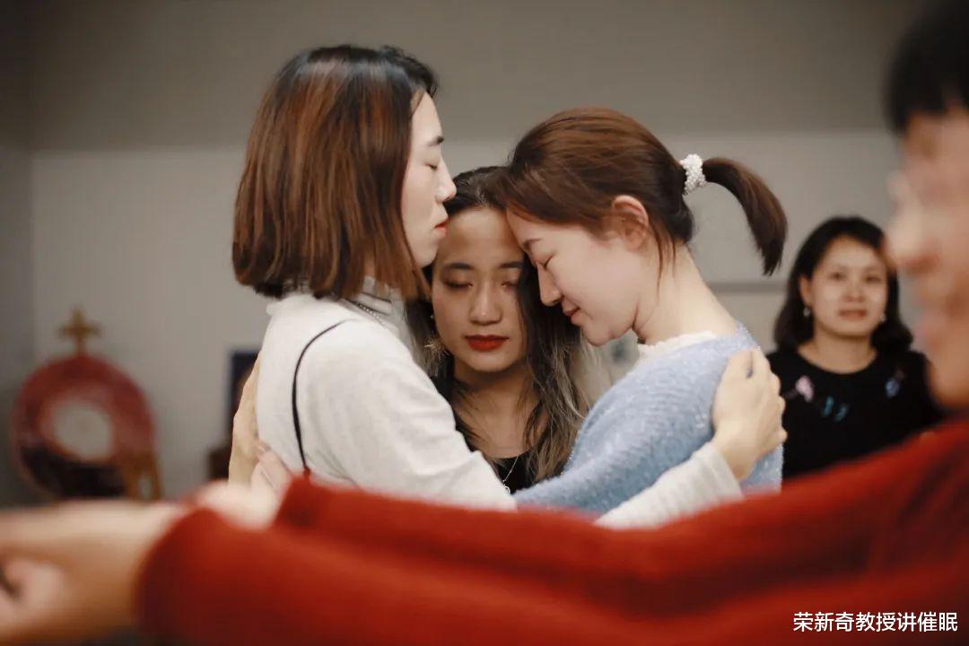 荣新奇教授讲催眠|抑郁症发展的这六个阶段,你知道吗?