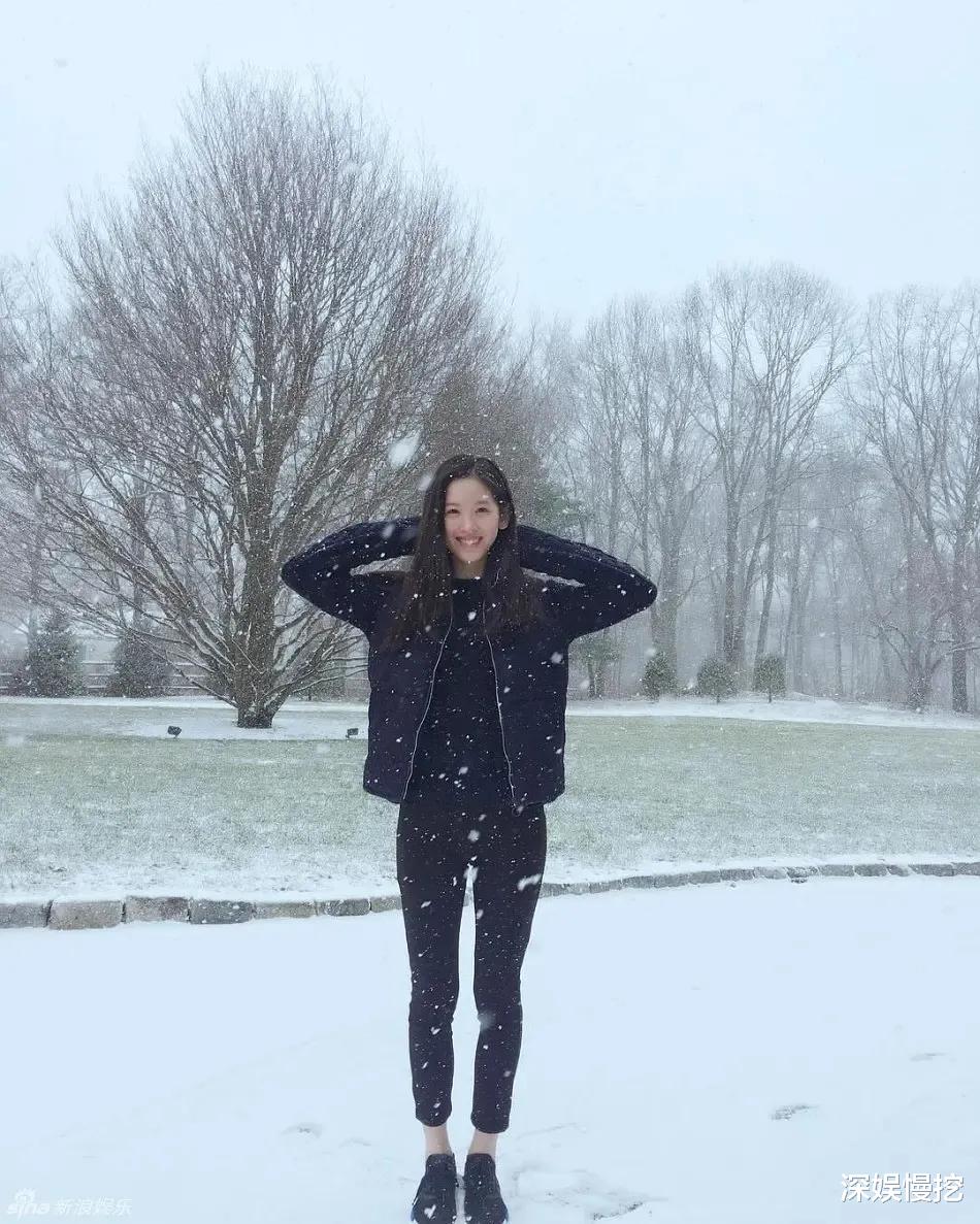 张子枫|章泽天素颜什么样？看到路人照下“奶茶妹妹”，终于理解了东哥