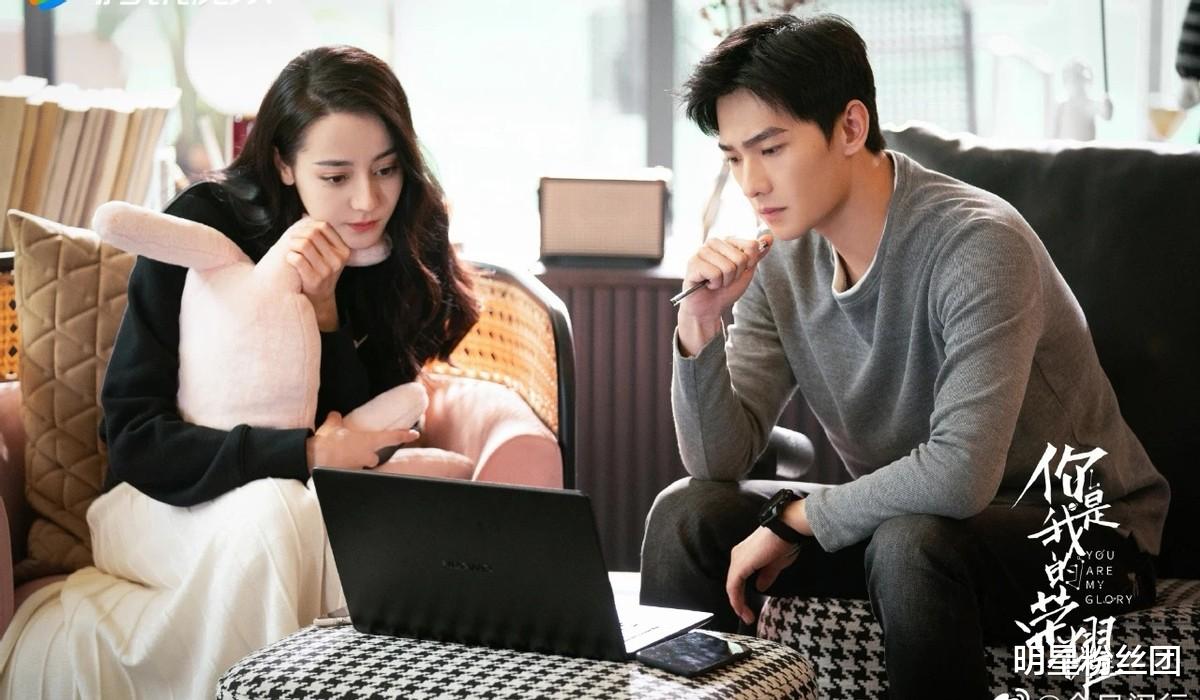 迪丽热巴|迪丽热巴杨洋为新剧努力营业,甜蜜互动成功出圈,不过有些尴尬