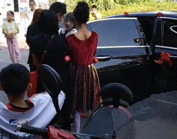 孕妇 可怜！红包没给够，安徽新郎接亲伴娘让其“滚蛋”，新娘一言不发