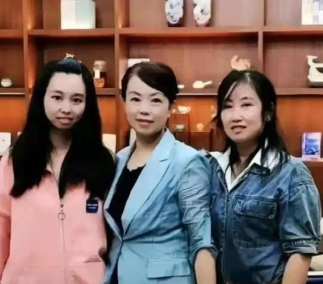 许敏|开封舅舅直播被投，许敏现身助阵，杜新枝虐粉成功