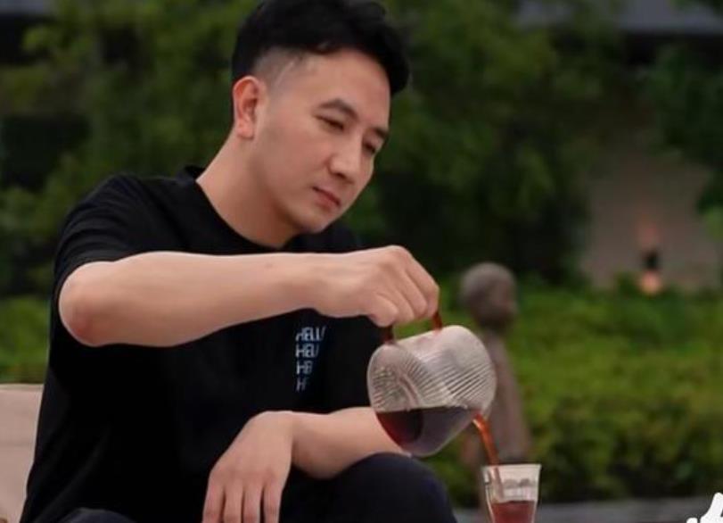 王一博|曝林生斌已处理好公司事物，现任小乐发文心情大好，甜蜜表白老公