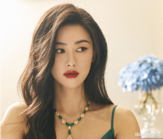 朱珠|被誉为中国第一美女,与法拉利总裁谈恋爱,朱珠到底靠的是什么?