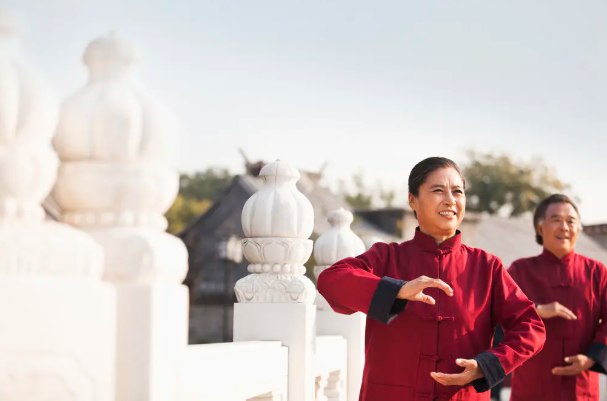 |小米是补骨“能手”？医生劝告：这“2黑”趁早远离，别骨头“烂掉”才后悔