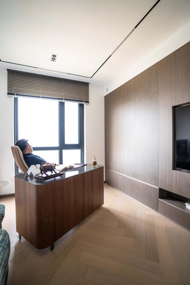 200㎡的海景大平层，同一空间中，兼具沉稳大气、时尚跳跃