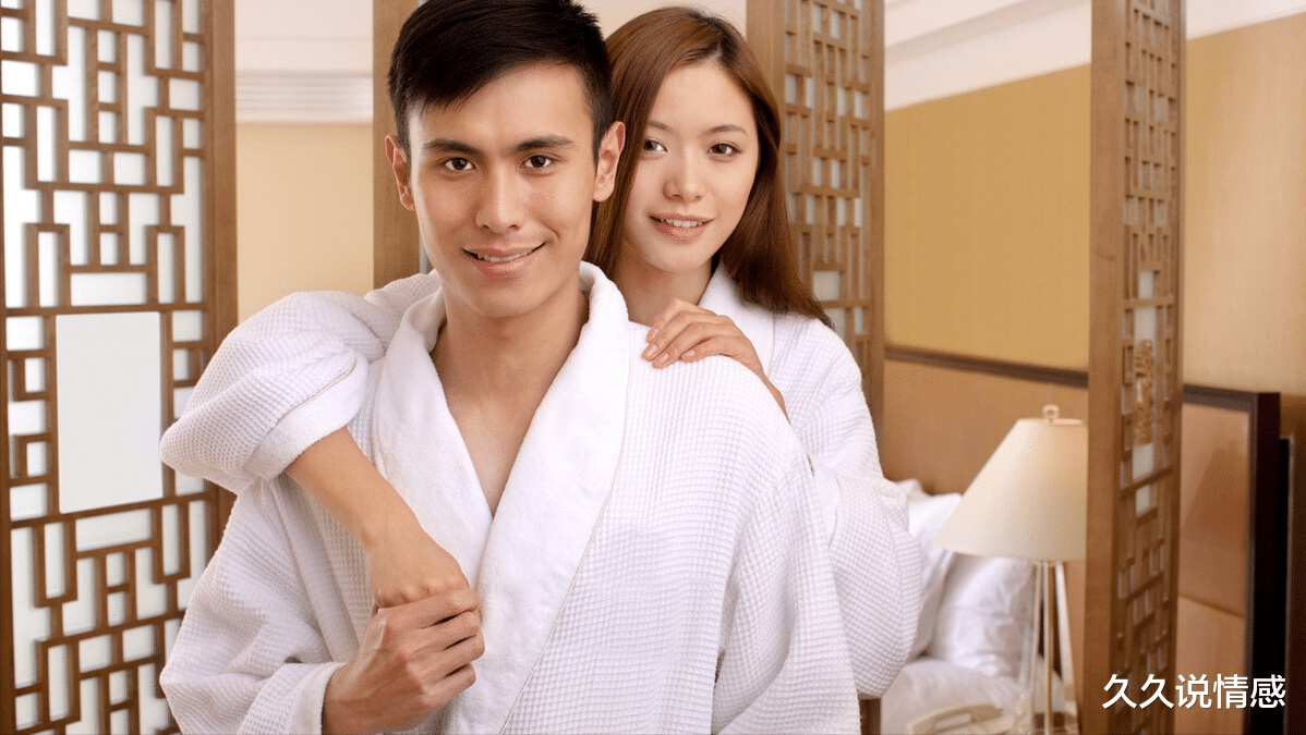 久久说情感|“人老珠黄，谁会要你？”5年后儿子婚礼上再遇前妻，我愣在原地