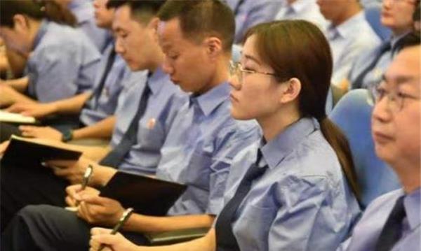 工业化|三种工作或被“踢出”编制，从公家“铁饭碗”，变成普通合同工