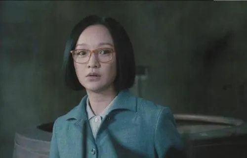 陈小春|5位娱乐圈的“穷明星”，陈小春蔡少芬在榜，蓝洁瑛靠捡垃圾度日