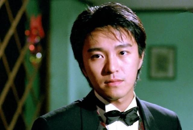 朱茵|朱茵穿丁字连体泳衣，身材热辣，曝周星驰不结婚原因？