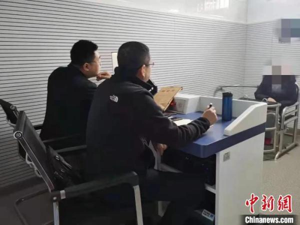 光明網(wǎng)視頻 公安部A級(jí)逃犯被抓獲：26年前殺害前妻一家后潛逃