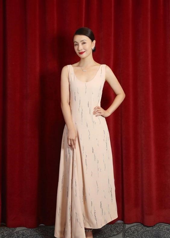 |父亲重病，陶虹却花光积蓄北京买房，记者问：你为什么不善待父亲