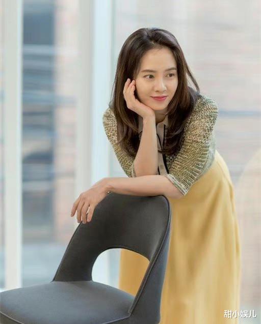 女仆装 宋智孝短发造型引争议：昔日南韩“素颜女神”，老气又油腻？
