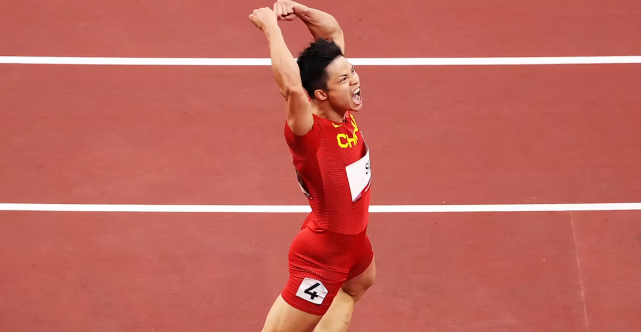 Uzi|苏炳添5年前LOL表演赛火了：ID是老婆的名字，曾直播击杀UZI