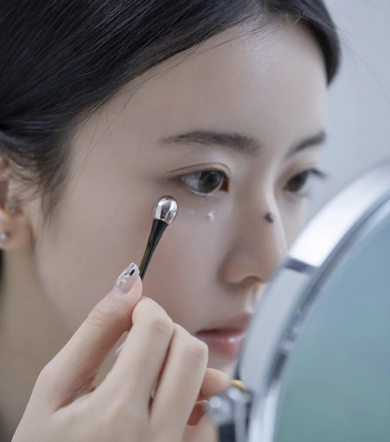 蒂尔施|使用眼霜时，如何有效抗老？看似不起眼的细节，其实很有用！