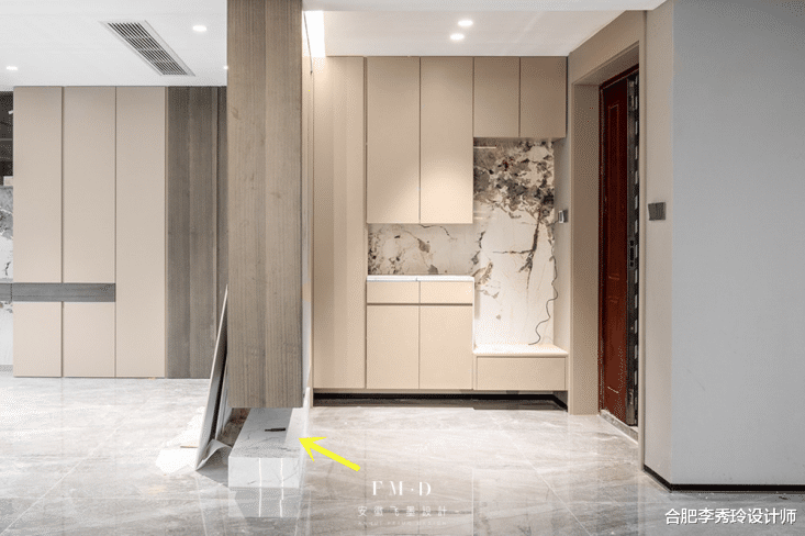 如果家里愿意拿出20公分，装一个“窄地台”，多功能生活会很方便