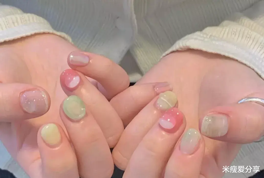 美甲|简约高级的冰透美甲，温柔水灵灵，日常百搭又知性