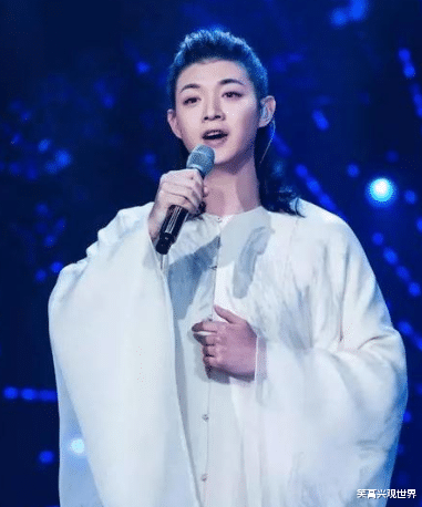 霍尊|有种“整容”叫霍尊剪短发,本以为很娘,结果却帅成王炸!