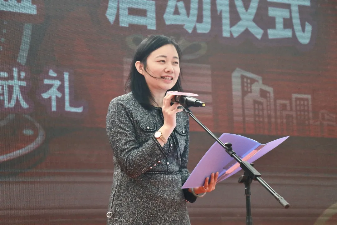 大众网青岛 昨天青岛这里人鼓了！火爆“拼妈”现场