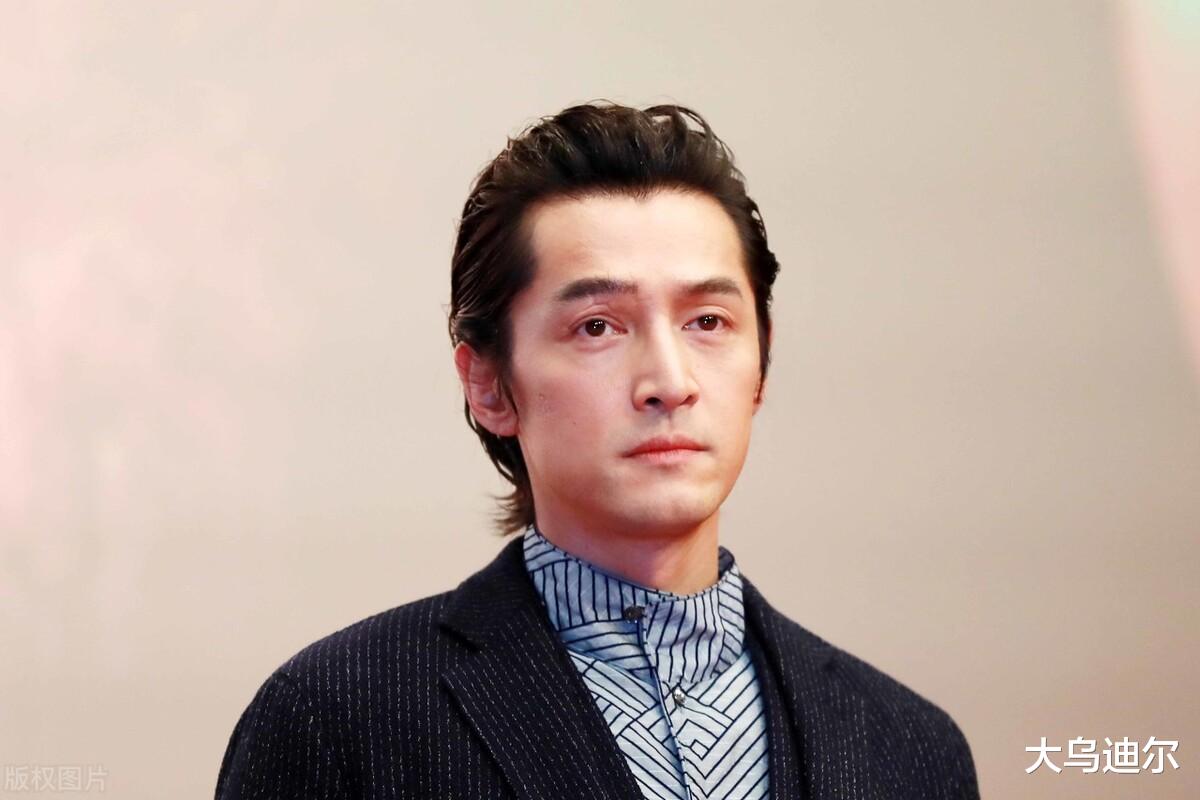 胡歌|宣传委员胡歌开始广播了，锁定FM古月哥欠频率，能否收听到看运气