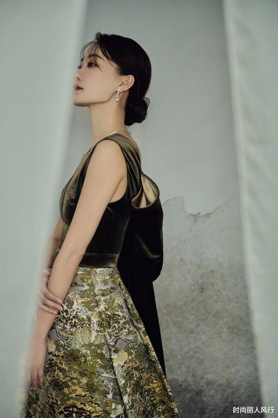 张小斐|张小斐拿下影后大奖！这次真成红毯大赢家，靠封神造型更艳压倪妮