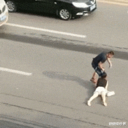  “看到伴娘以后，哪还有空看新娘啊？”太吸引眼球了...哈哈哈...