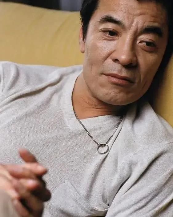 马嘉祺|刘威：与何晴同居5年被抛弃，甩小24岁杨若兮，闪婚化妆师