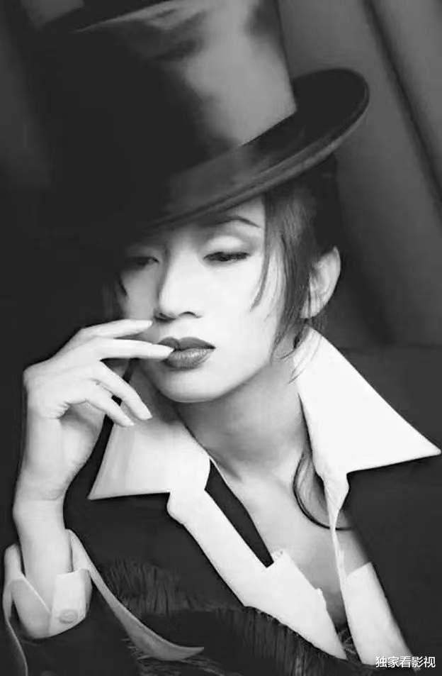 王丹妮|17岁获模特大赛冠军，25岁成单亲妈妈，新人王丹妮演梅艳芳被认可