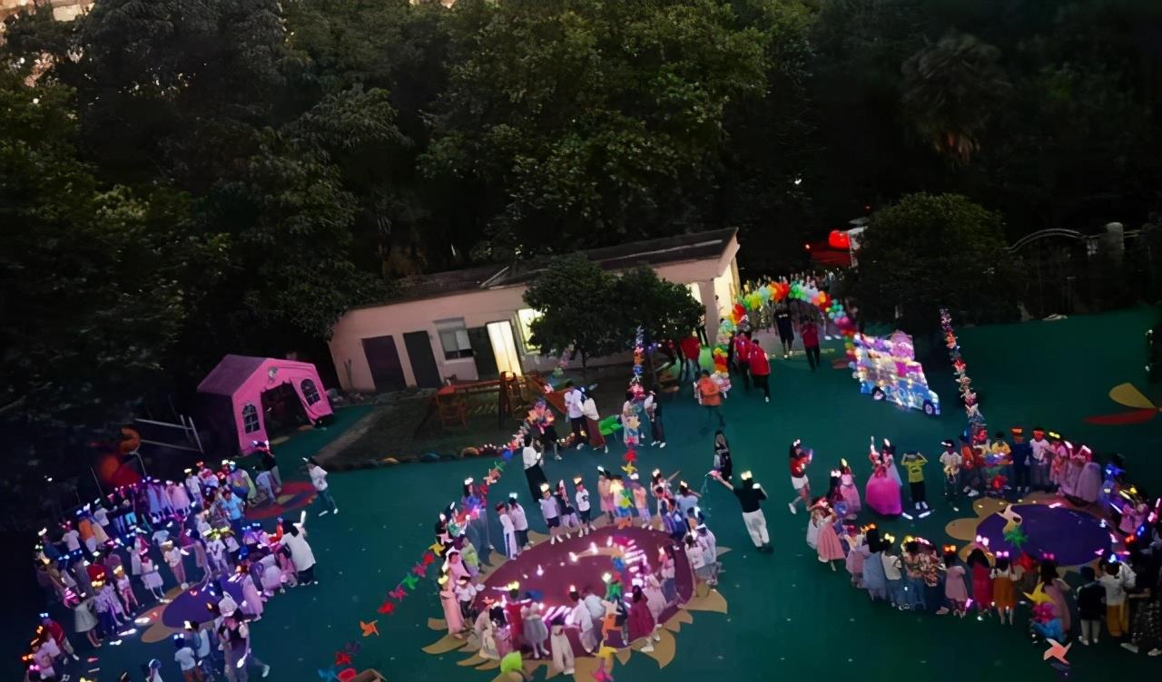 小雪妈妈育儿|幼儿园勇敢之夜嗨翻天,“硬核口号”走红网络,父母:那我走?