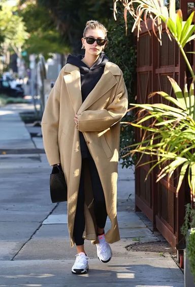 大衣|驼色大衣太耐穿了, 经典不过时，来跟优梨学！