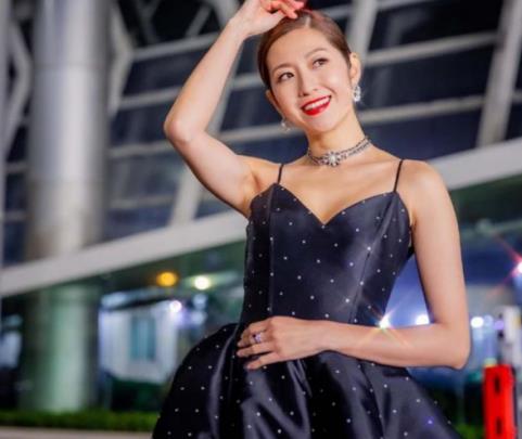 TVB|TVB不打针、不整容的中年女性，钟嘉欣越来越美，胡杏儿有风韵