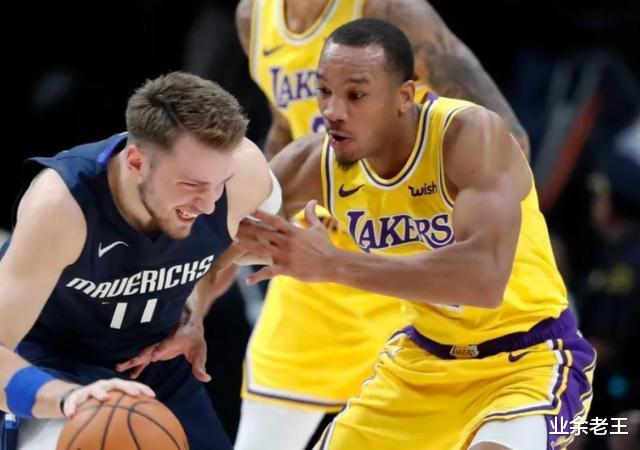 湖人队 休赛期最大赢家？湖人存在两大隐患，若签下这三人总冠军稳了！