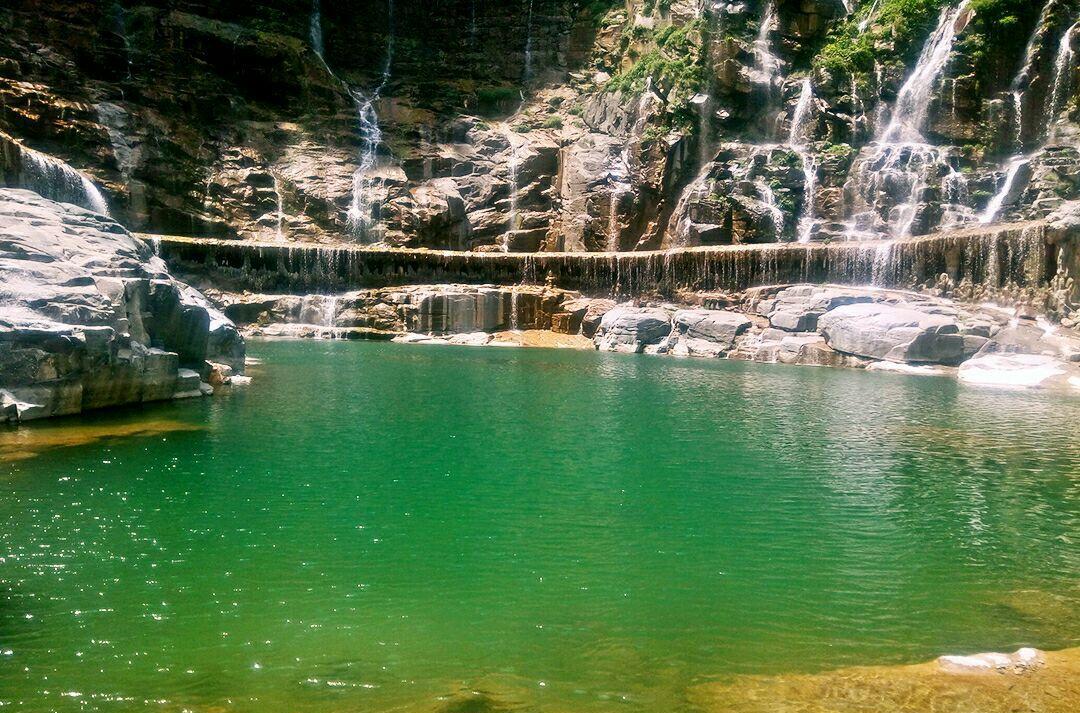 亚龙湾 河南有一天然氧吧,森林覆盖率可达95%,但名字有点土,值得一去