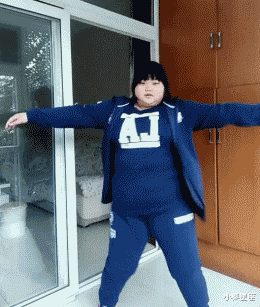|搞笑GIF：100万一次，100万两次，好的后面大哥出500万，成交咣当...
