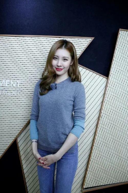 花影爱花 “南韩第一腿精\＂明星李宣美，12岁进女团赚钱养家，给经纪人打钱