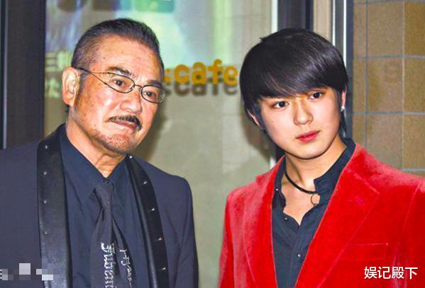 千叶真一|千叶真一生前眼部已病变,在日娱享超高地位,俩儿子都是极品美男