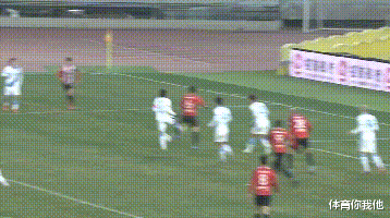 大連|附加賽爭(zhēng)議！大連人3人紅牌，對(duì)手點(diǎn)球前先手球，下輪輸球?qū)⒔导?jí)