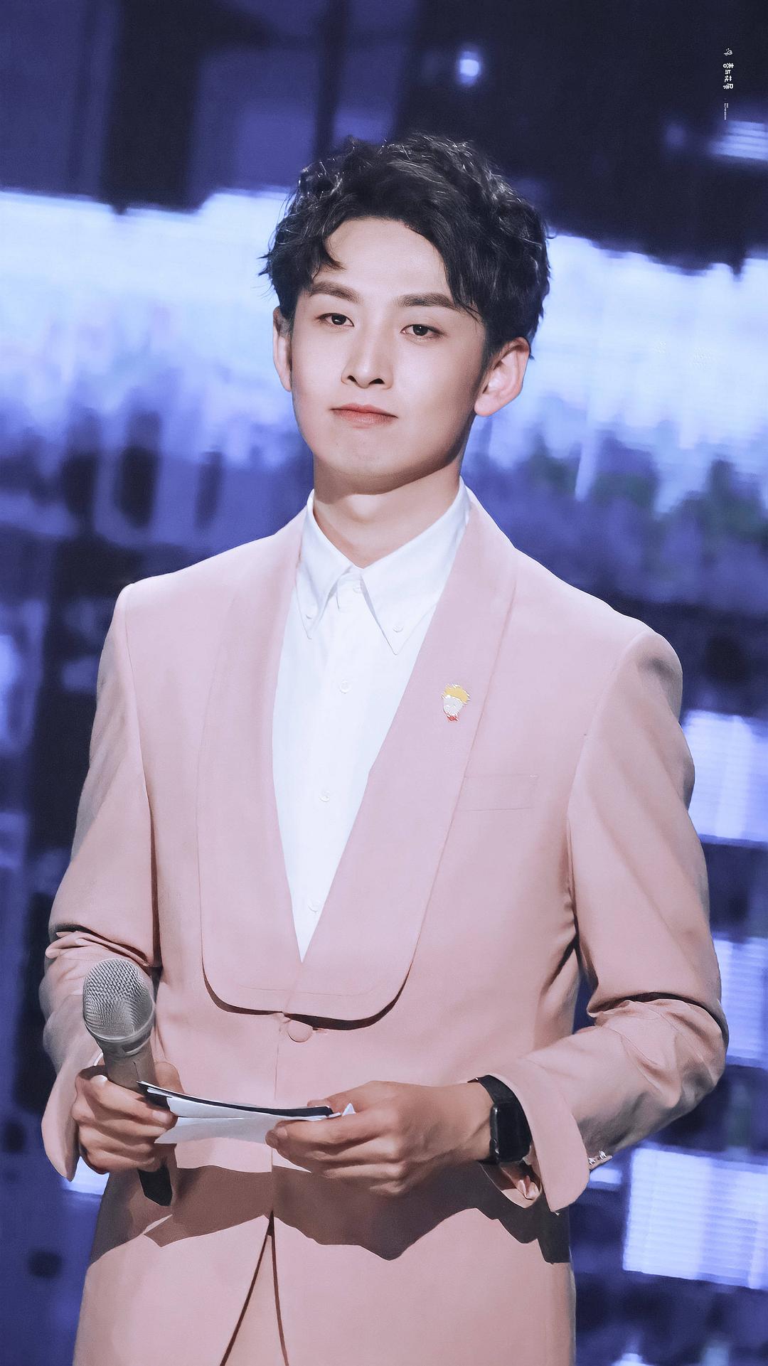 芒果台|芒果台主持大换血，谢娜退出，沈梦辰不见踪影，何炅汪涵独木难支