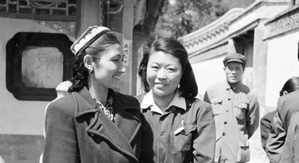 华为|她11岁嫁表哥，因长相漂亮被印人民币上，高寿90岁，一生传奇