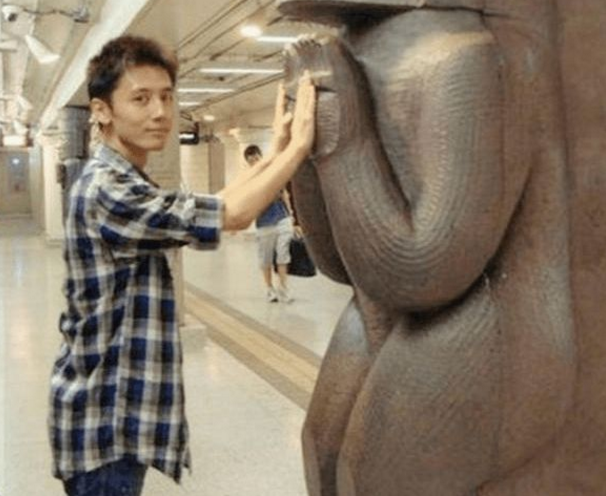 大树说教育|清华大学有颜有才的副教授,被称为数学天才,和北大韦神难分伯仲