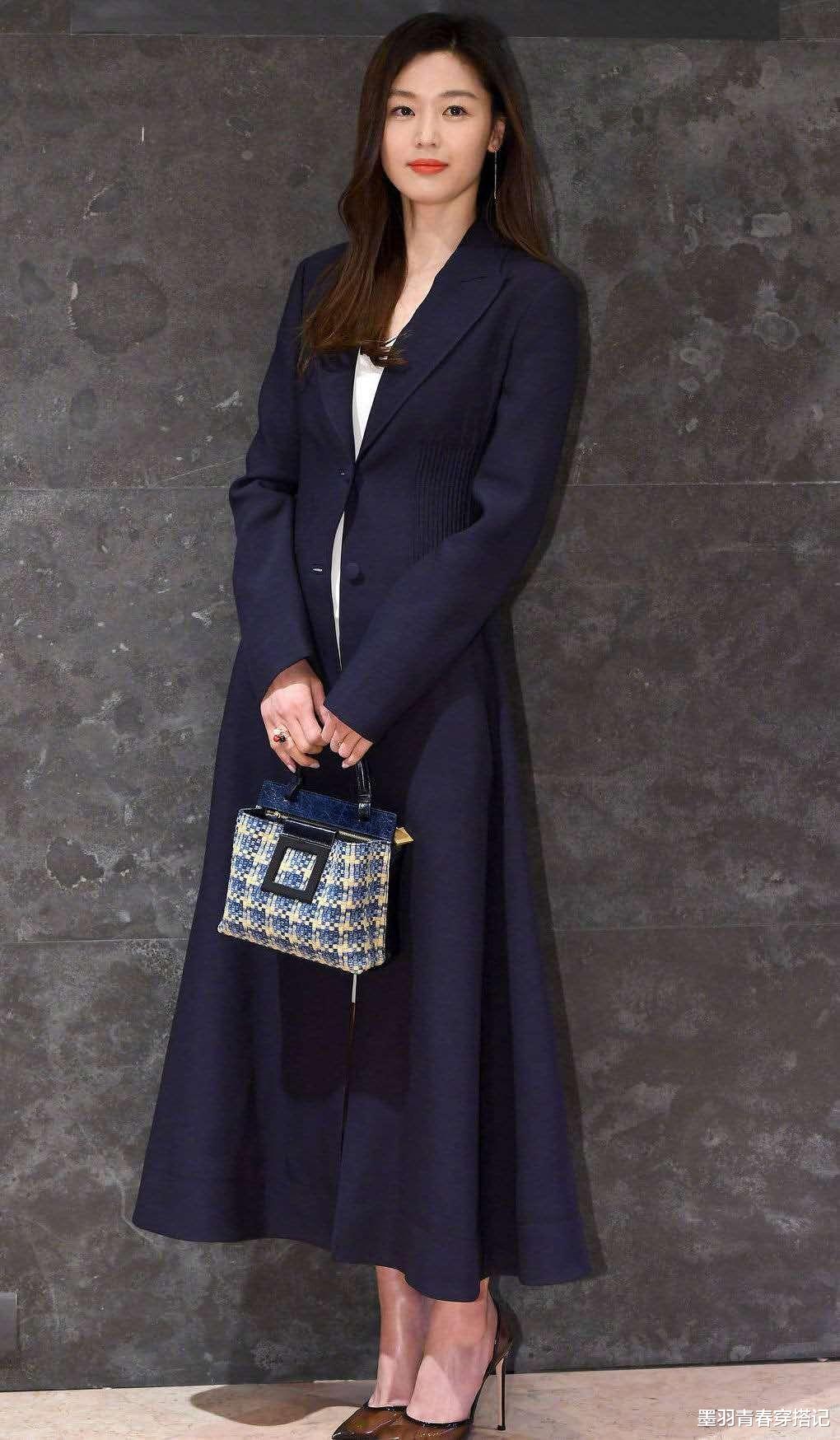 动感单车|全智贤真冻龄女神，一袭白裙配芭比粉口红，大方气质尽显女人味