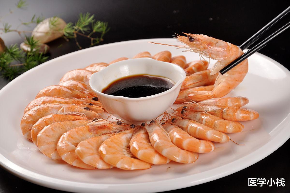 牛奶|为什么中医不提倡喝牛奶补钙?78岁中医坦言:这3物补钙更靠谱