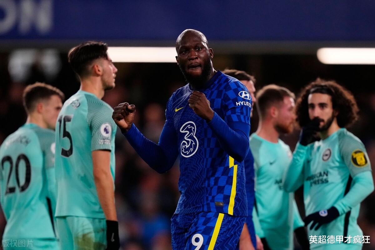 羅梅盧·盧卡庫|盧卡庫詮釋最新前鋒定義：想進球就先一掌把對方防守隊員解決掉