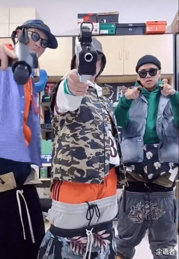 全运会|清华才女杨倩到底怎么啦，知名导演公开劝告，父母都被牵扯进来