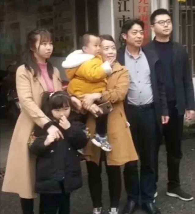 |郭威回九江认亲：并亲自下厨做菜，许妈现在很幸福、网友哭着笑了