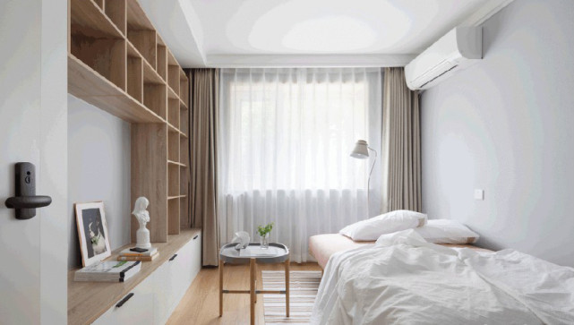 88平现代风二居室,纯粹的白调,温暖的木调构成收纳空间主色调